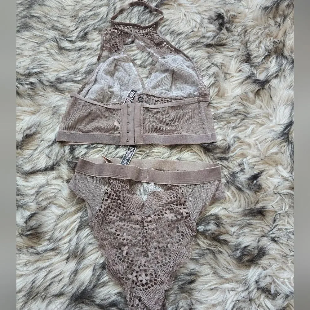 Victorias Secret Bralette & Pamty Set in Taupe - Picture 4 of 6